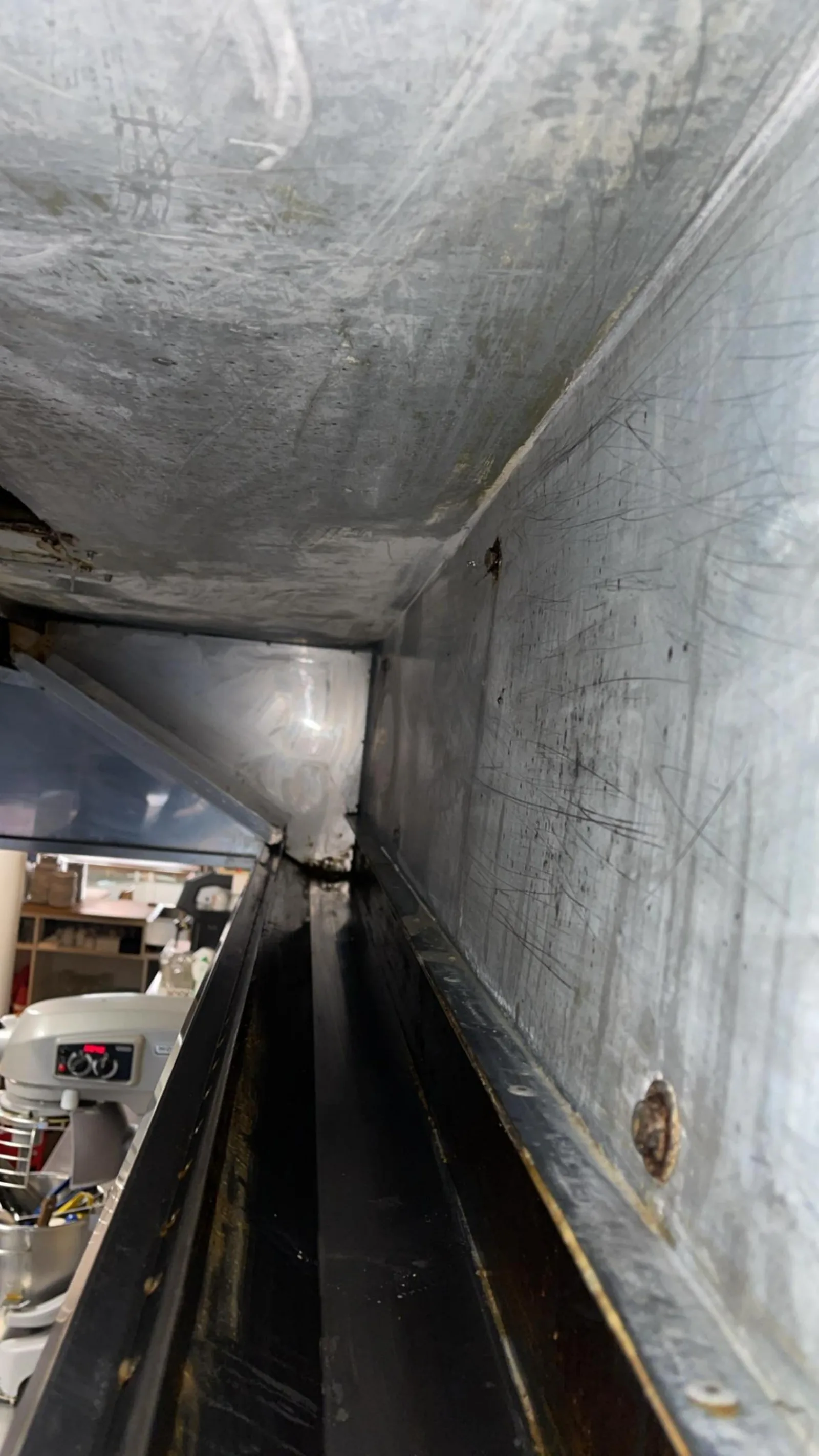 Rand afzuigkap na reiniging door All Ventilatie