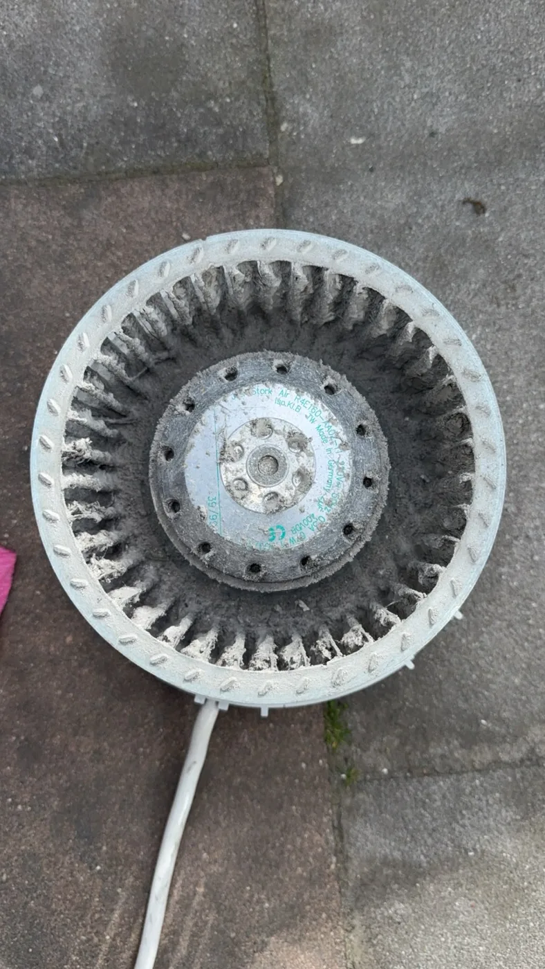 Ventilatorwiel voor reiniging, dik onder het stof