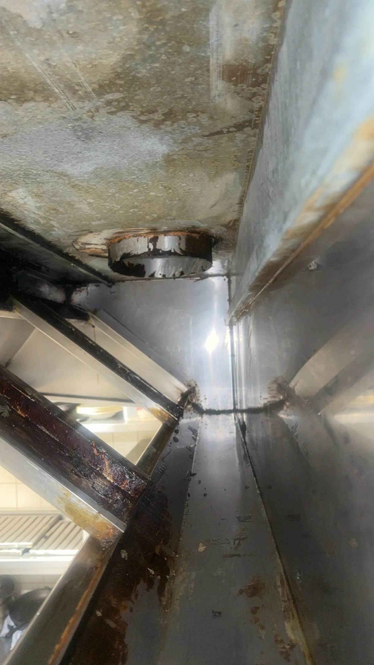 Vetkanaal na reiniging door All Ventilatie
